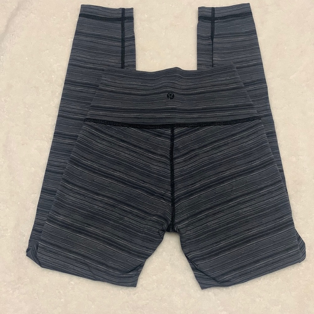 Lululemon high rise legging size 4